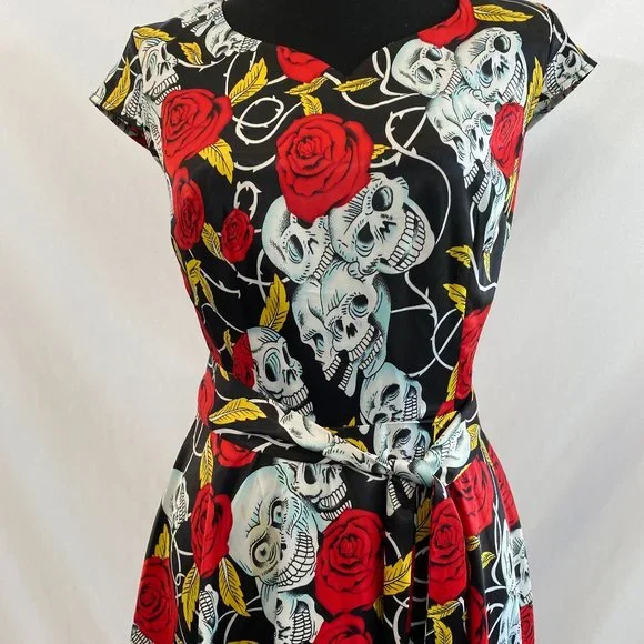 Dress Tells White Skulls Red Roses Satin Fit & Flare Rockabilly Dress NWOT Small - Picture 1 of 15